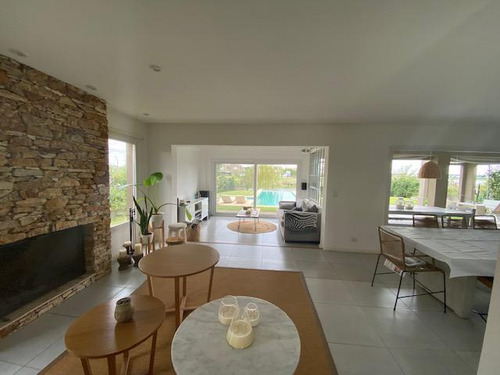 Casa En Venta A La Laguna-villanueva- Barrio San Rafael