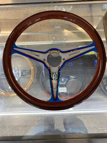 Volante Nardi De Madera Y Color Tornasol.