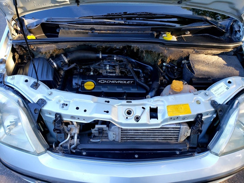 Imagen 15 de 25 de Chevrolet Meriva 1.7 Gl 2005