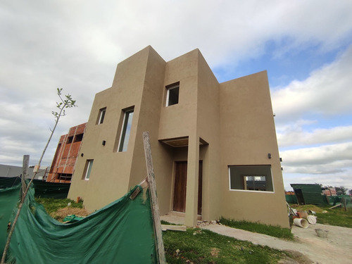 Imagen 1 de 14 de Casa En Venta Ubicado En Santa Lucia, Pilar Del Este, G.b.a. Zona Norte