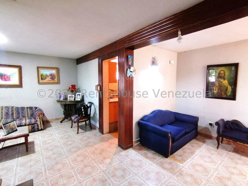 En Venta, Quinta Con 525 M2 De Terreno, Urb Los Libertadores, Barquisimeto. Coflex 255575 - #// Monica C., Ofertas Limitadas, Inversion Inteligente/*#
