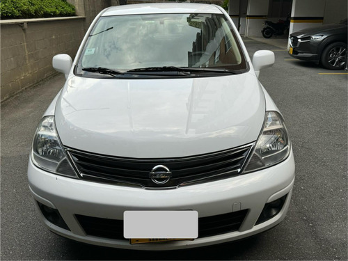 Nissan Tiida 1.8 Premium 4 p