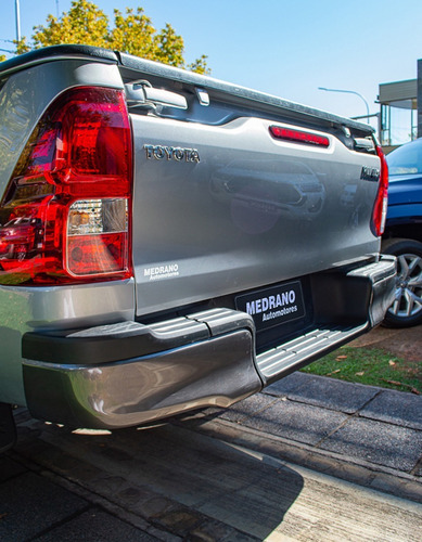 Imagen 8 de 19 de Toyota Hilux Cabina Simple 4x4