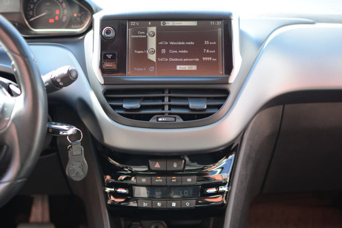 Peugeot 208 1.6 GRIFFE 16V FLEX 4P AUTOMÁTICO