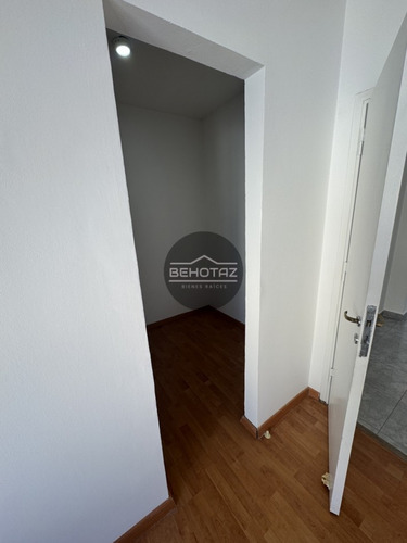 Semipiso De 2 Ambientes A La Calle En Alquiler 24 Meses. La Perla Mar Del Plata