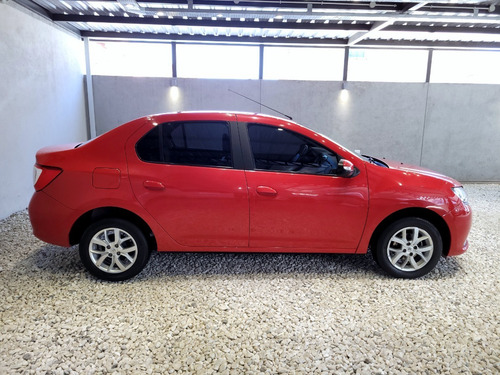 Imagen 5 de 16 de Renault Logan Privilege Full 1.6n | 2018