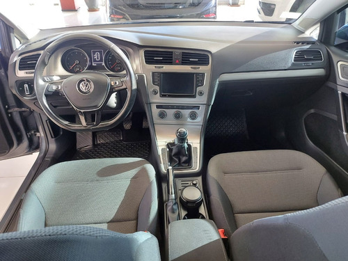 Imagen 10 de 17 de Volkswagen Golf 1,6 Trendline 2017 // 023179