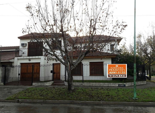 Chalet En Venta De 3 Dormitorios - Apto A Crédito!