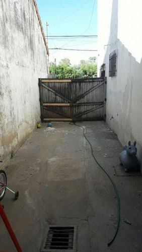 Imagen 11 de 16 de Se Vende Casa De 2 Plantas En Bella Vista