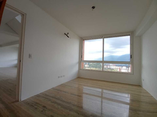 Imagen 16 de 20 de Se Vende Apartamento Ph Triplex De 334 M2 4h/4b/3p En Lomas Del Sol