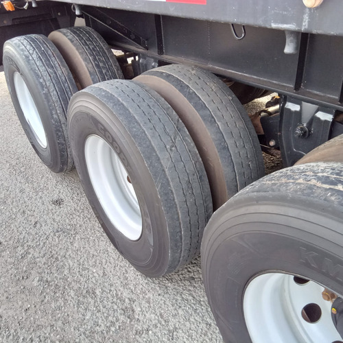 Carreta Graneleira 24/24 Facchini 4 Eixos Preta