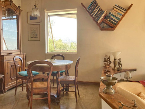 Casa De 4 Dormitorios Con Increíble Vista A Santiago