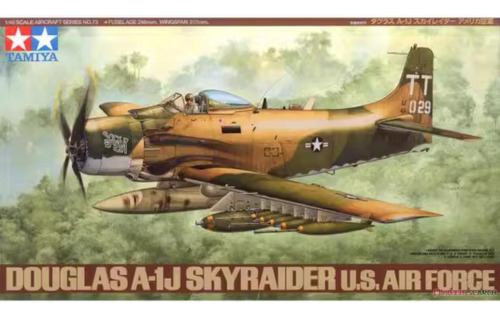 Tamiya 61073 1/48 Modelo Douglas A-1j Skyraider Da Força Aér