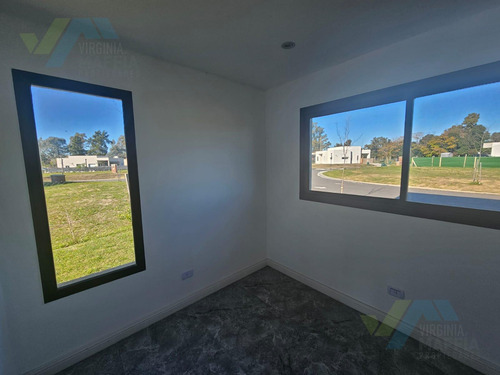 Casa En Venta - Barrio Cerrado Santa Elisa - Pilar Del Este