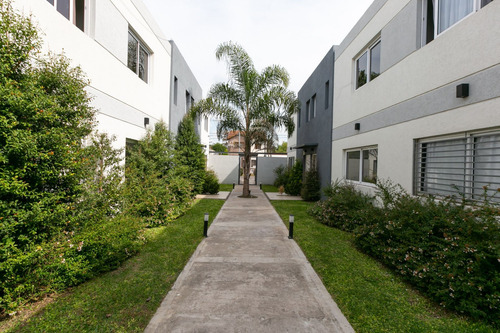 Venta Duplex Casa C/ Patio Cochera - Permuta