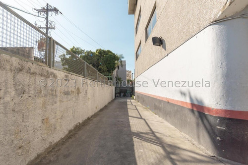 Imagen 11 de 22 de Edificio En Venta Los Cortijos De Lourdes I
