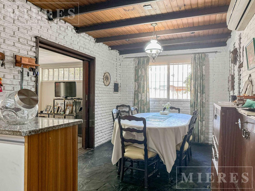 Casa En Venta En Las Lomas-santa Rita