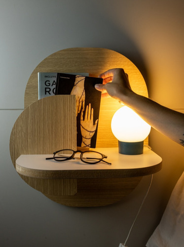 Mesa De Luz Flotante Otto Escandinava Nordica Excelente