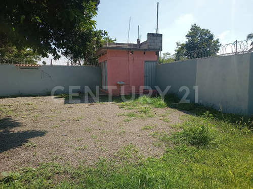 Venta Terreno Bardeado A Pie De Calle