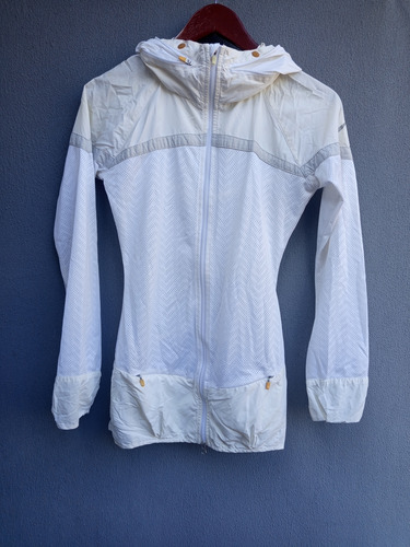 Campera Nike Dri-fit Liviana Con Capucha Talle Xs (Usado)