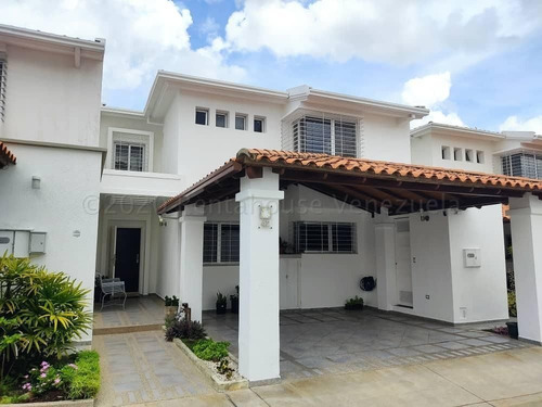 Casa Quinta En Venta En Urbanismo Privado De Los Cardones Zona Este De Barquisimeto Lara, Rc