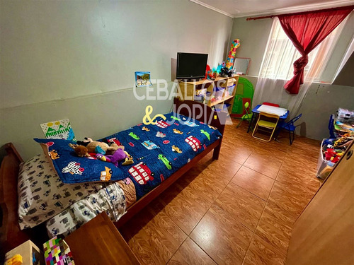 Casa En Venta De 7 Dorm. En Quilpué