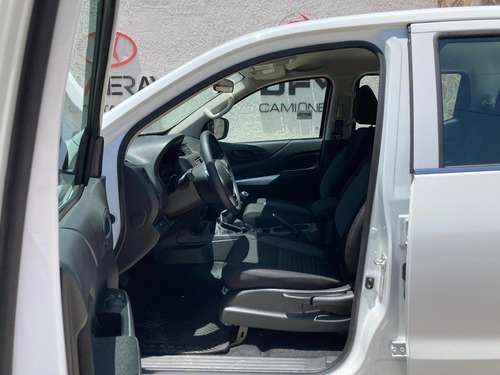 Imagen 8 de 15 de Renault Alaskan D/c 2.3 Tdi 160cv M/t Confort 4x2 0km My2023