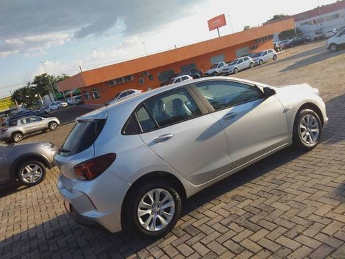 Imagem 7 de 9 de Chevrolet Onix 1.0 Flex Lt Manual