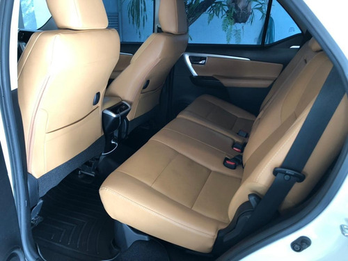 Imagen 5 de 9 de Toyota Fortuner Dubai Sr5