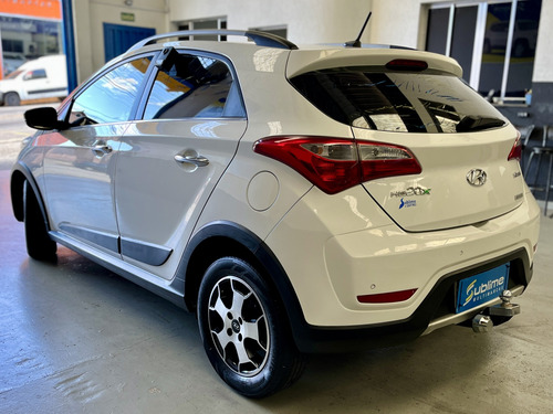 Hyundai HB20X 1.6 16V PREMIUM FLEX 4P AUTOMÁTICO