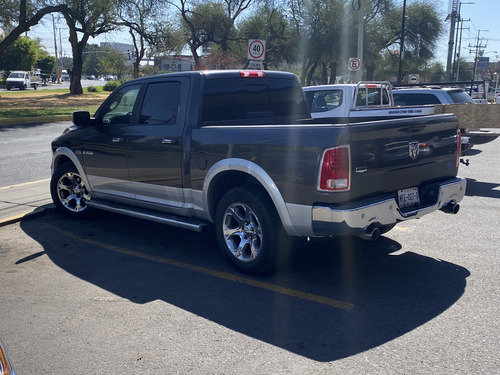 Dodge Ram 2500 5.7 Pickup Crew Cab Laramie 4x2 Mt