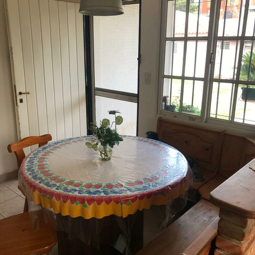 Imagen 18 de 30 de Casa Quinta Ranelagh Con Pileta Y Gran Parque