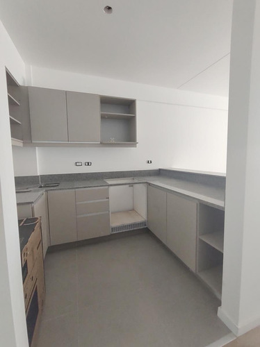 Imagen 2 de 30 de Alvarez Thomas Y Cespedes - Colegiales - 2 Amb A Estrenar En Piso Alto!