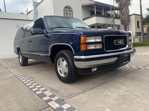 Imagen 1 de 15 de Chevrolet Suburban De Coleccion 1997