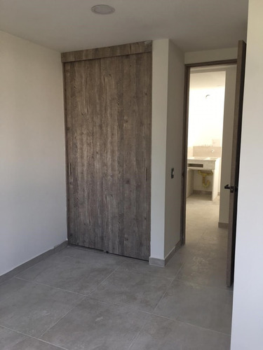 Apartamento En Arriendo En Puerta Del Sol (27688).