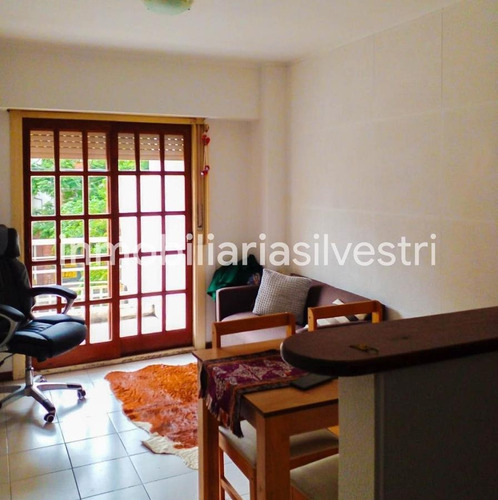 Imagen 1 de 4 de 5 E/ 44 Y 45 La Plata - Departamento En Venta