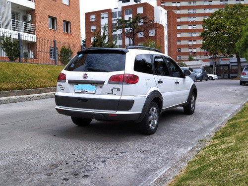 Fiat Palio Weekend Trekking 1.4 Audio Multimedia Y Subwoofer