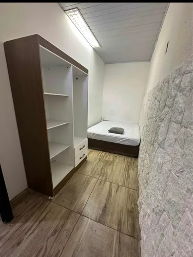 Pensão/ República/ Quartos Para Alugar/casa/kitinet