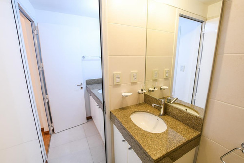 Departamento De 3 Dormitorios En Venta - Nuevo Con Cochera Y Patio - Centro