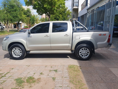 Toyota Hilux 3.0 Cd Srv Cuero 4x4 5at - A4 2015