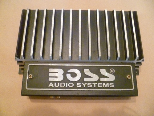 Planta Boss 200 Watts Por 2  Canales