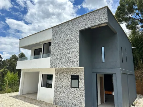 Casa En Arriendo Ubicada En Guarne (27048).