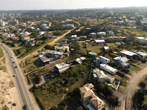 Terreno En Venta Primera Linea Al Mar El Chorro Punta Piedra (ref: Bpv-3589)