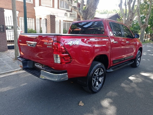 Imagen 6 de 15 de Toyota Hilux 2.8 Tdi Srx 4x4 Caja Manual De 6ta Año 2018