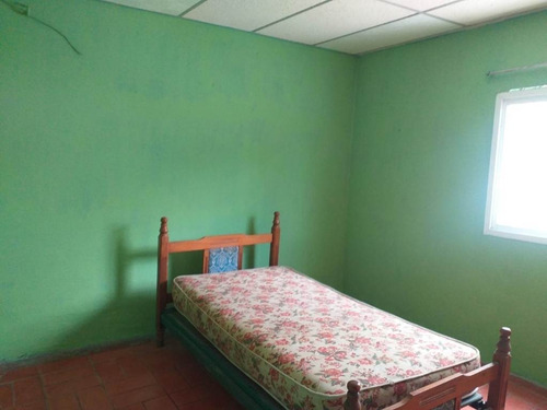 Imagen 3 de 8 de Amplia Casa Economica Con Excelente Ubicación Av. Josefa Camejo 04126887776 22-17040