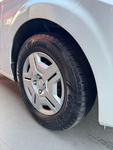 Chevrolet Onix HATCH Joy 1.0 8V Flex 5p Mec.