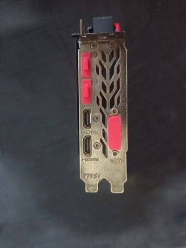 Imagen 3 de 8 de Tarjeta De Video Radeon Msi Rx 580 4gb Con Fuente De Poder