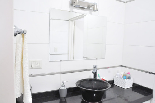 Imagen 28 de 30 de Moderna Casa En Banfield Este C/quincho Y Pileta