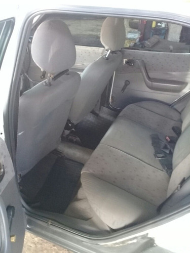 Ford 2002 Estreet