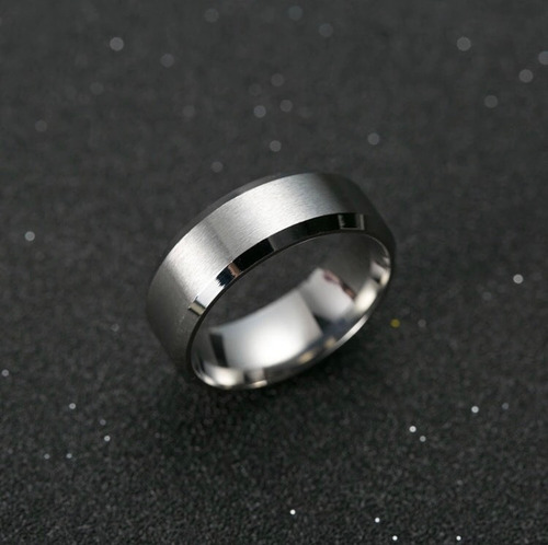 Imagen 3 de 4 de Anillos Para Mujer U Hombre Titanio Moda 2019 Famoso